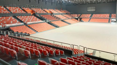 場館座椅的“骨骼”之謎：吹塑 vs 注塑，為何征途座椅選擇氣輔注塑？?